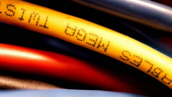 علائم اختصاری بر روی سیم برق /